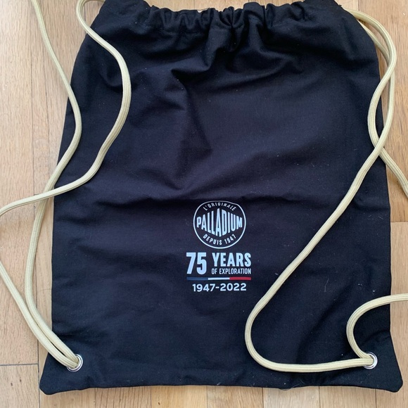 Limited Edition 🇫🇷 Palladium Sneakers  11US NEW - Picture 13 of 17